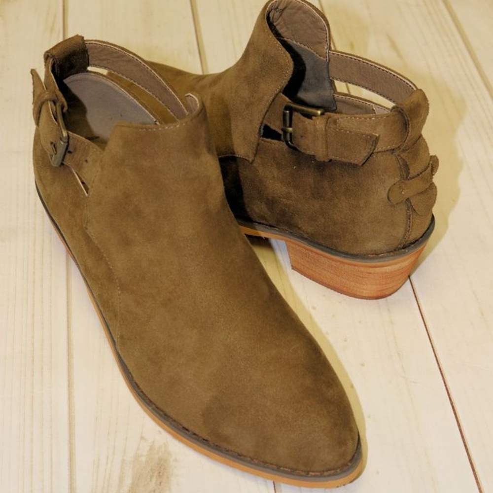 AVANTI ZOEY BOOTIE BROWN